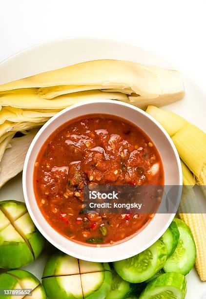 Foto de Comida Tailandesa Com Molho Picante De Legumes e mais fotos de stock de Adulação - Adulação, Alimentação Não-saudável, Aprender