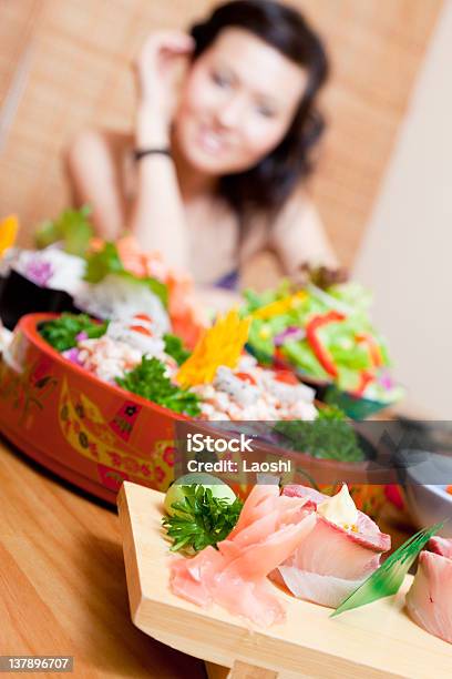 Japanisches Restaurant Stockfoto und mehr Bilder von 20-24 Jahre - 20-24 Jahre, Asiatische Kultur, Asiatischer und Indischer Abstammung