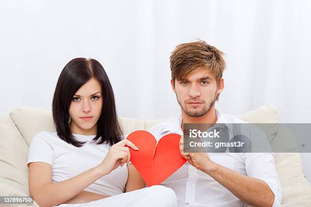 Paar Pause Herz Stockfoto und mehr Bilder von Das Leben zu Hause - Das Leben zu Hause, Depression, Ehefrau