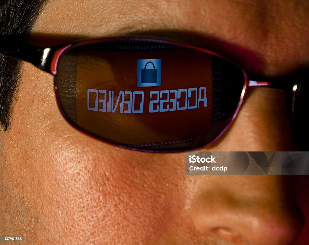 Hacker acesso negado-Foco em texto - Foto de stock de Adulto royalty-free