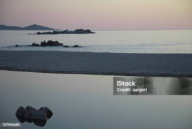 静かなビーチの夕暮れ - プロプリアノのストックフォトや画像を多数ご用意 - プロプリアノ, Horizon, コルシカ