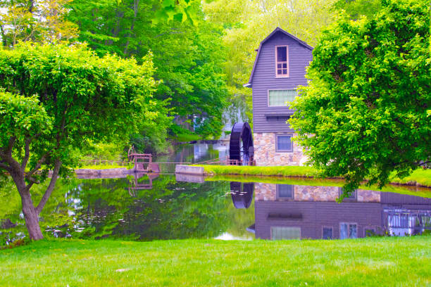 mill-pegterson mill and mill pond-saugatuck michigan - water wheel imagens e fotografias de stock