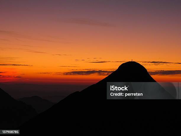 Sonnenuntergang Über Den Bergen Stockfoto und mehr Bilder von Alpen - Alpen, Berg, Berner Alpen