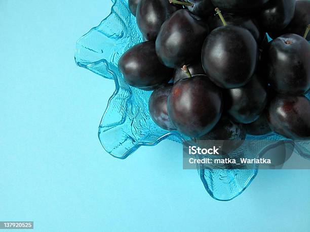 Photo libre de droit de Prunes banque d'images et plus d'images libres de droit de Aliment - Aliment, Alimentation lourde, Bleu