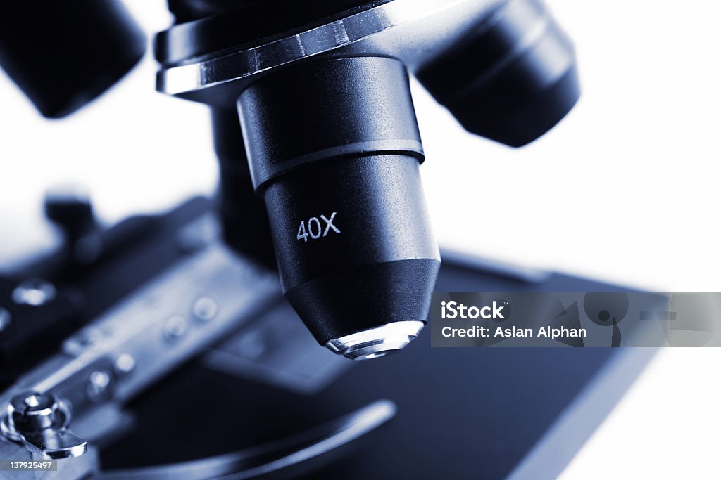 Microscopio - Foto de stock de Analizar libre de derechos