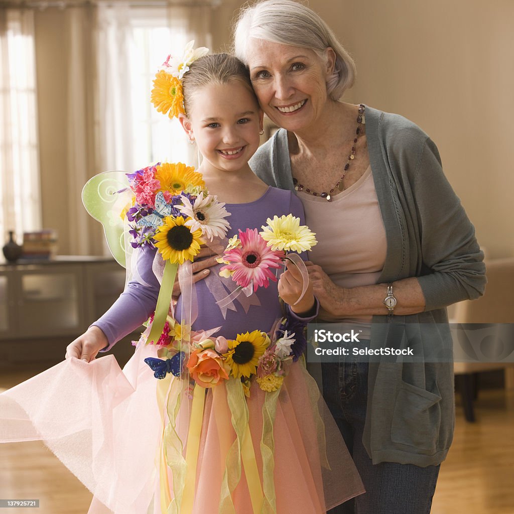 祖母��と孫娘の妖精のコスチューム - 2人のロイヤリティフリーストックフォト