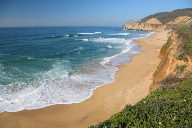 istock Montara State Beach California Waves Horizontal 1379268350
