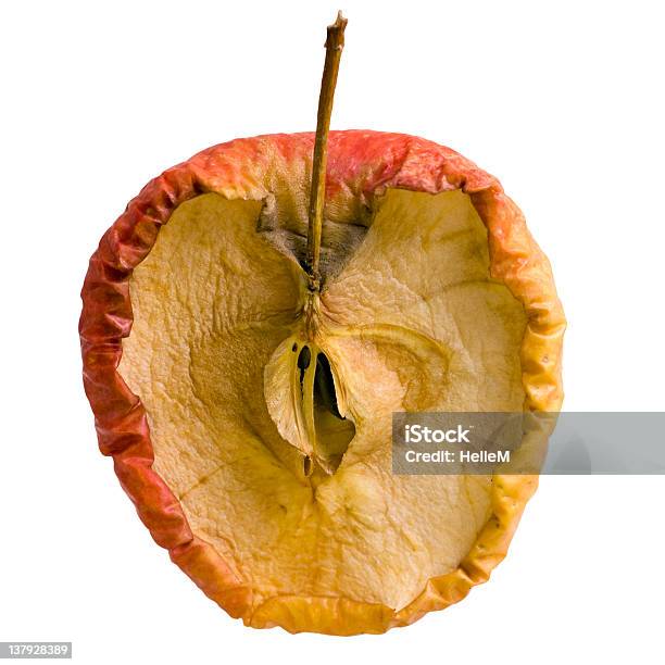 Apple Porción En Decadencia Aislado Foto de stock y más banco de imágenes de Alimento - Alimento, Amarillo - Color, Blanco - Color