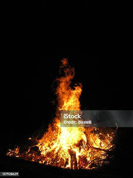 Holzfeuer Stockfoto und mehr Bilder von Abstrakt - Abstrakt, Asche, Beleuchtet