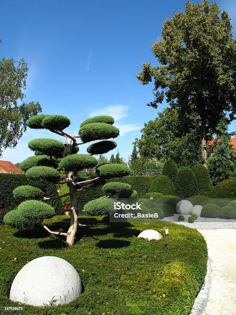 Jardín mediterráneo - Foto de stock de Bola de contemplación libre de derechos