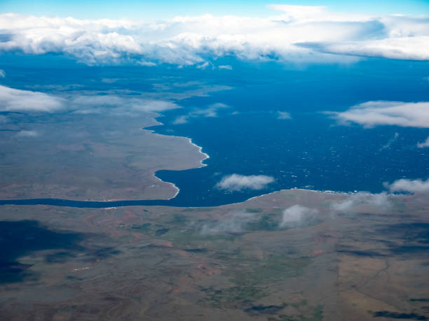 dramatyczny widok z lotu ptaka na cieśninę magellana, patagonia, południowe chile - fuegian zdjęcia i obrazy z banku zdjęć