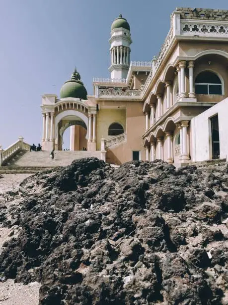 Side view of the gunjur mosque