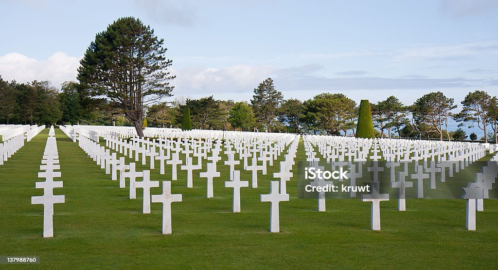 Cemitério americano em Omaha Beach, Normany França - Foto de stock de Normandia royalty-free