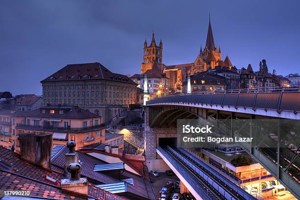 Horizonte De Lausanne Suiza Foto de stock y más banco de imágenes de Lausana - Lausana, Catedral, Noche
