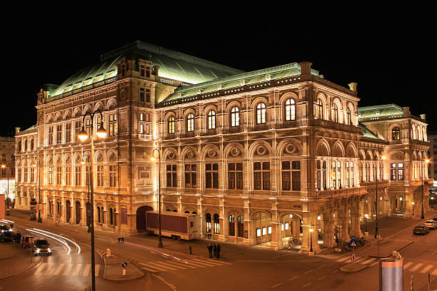 istock State Opera House 01, Vienna, Austria 137990265
