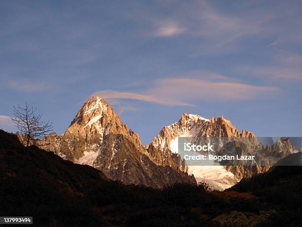 에귀이유 Du Chardonnet 및 아르장티에르 02 몽블랑 산에 대한 스톡 사진 및 기타 이미지 - 산, 아르장티에르, 0명