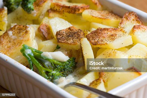 Pastel De Pescado Foto de stock y más banco de imágenes de Alimento - Alimento, Asado - Alimento cocinado, Bacalao