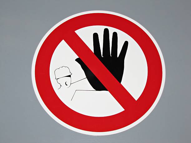 istock no trespassing sign 137995650