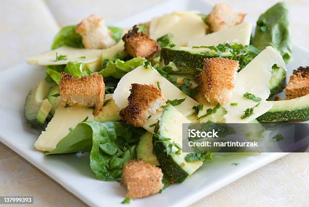 Salada De Legumes - Fotografias de stock e mais imagens de Abacate - Abacate, Alface, Alimentação Saudável
