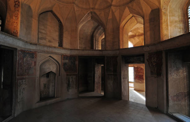 istock İsfahan Hasht Behesht Palace 1380052611