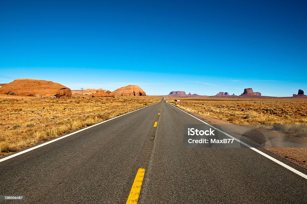 Route dans le désert - Photo de Route de désert libre de droits