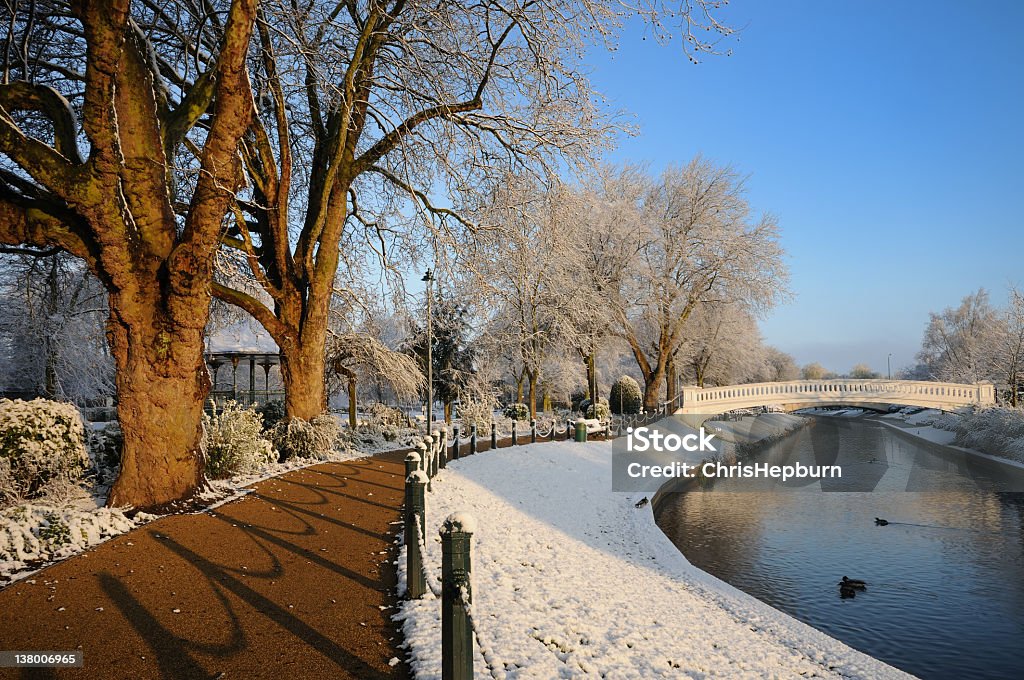 Rivière scène neige - Photo de Angleterre libre de droits