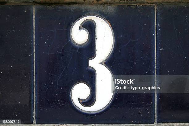 Numero 3 - Fotografie stock e altre immagini di Blu - Blu, Composizione orizzontale, Fotografia - Immagine