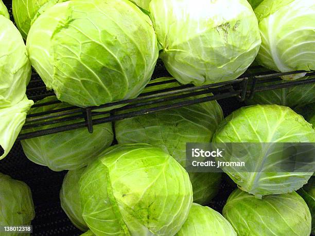 Photo libre de droit de Cabbages banque d'images et plus d'images libres de droit de Aliment - Aliment, Aliments et boissons, Brassicaceae