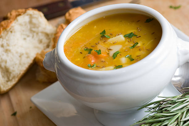 Chicken and vegetable casserole Chunky chicken and vegetable casserole in a bowl chicken soup stock pictures, royalty-free photos & images
