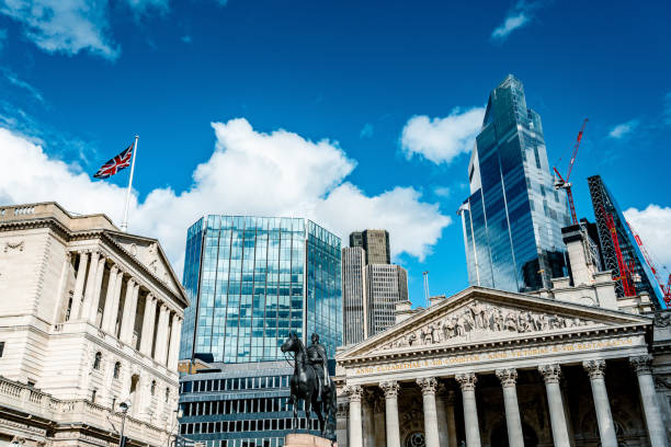 london - the city, royal exchange, stock exchange - riverbank imagens e fotografias de stock