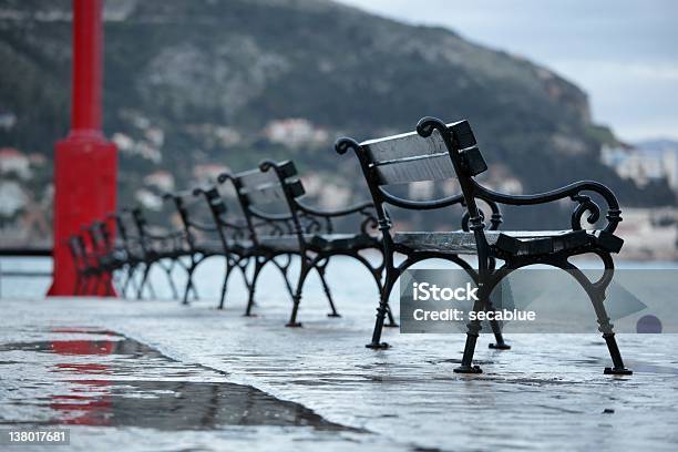 Bancos En Agua Foto de stock y más banco de imágenes de Agua - Agua, Anochecer, Asiento