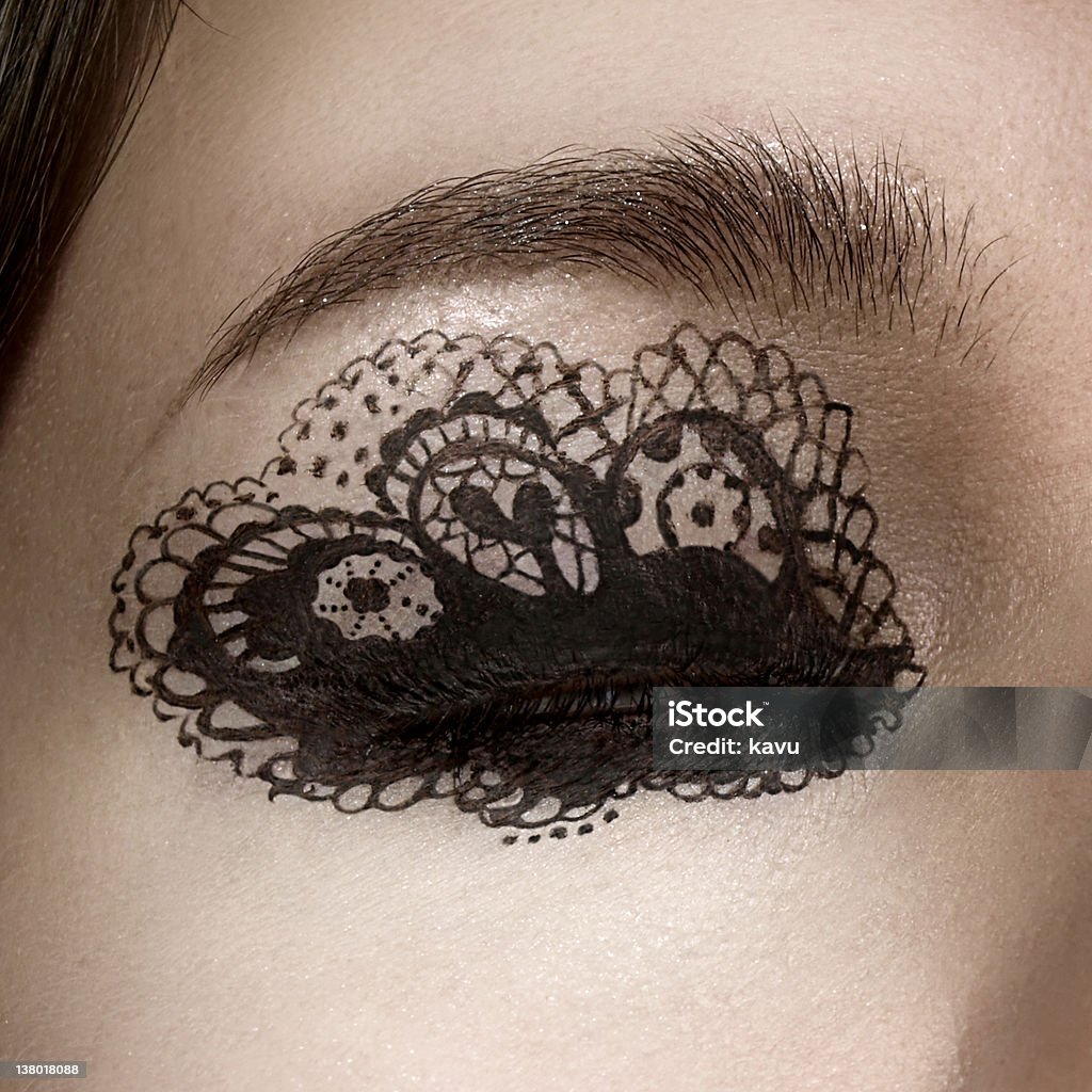 Bella pizzo marrone eyeliner trucco degli occhi - Foto stock royalty-free di Adulto