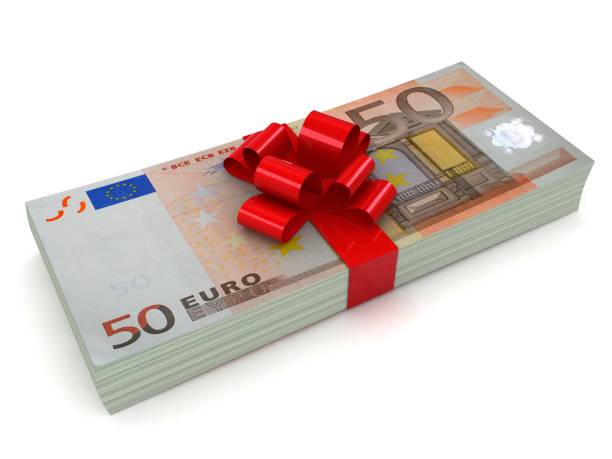 istock Euro money gift 1380190515