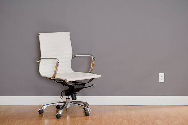 silla de oficina moderna - silla de oficina fotografías e imágenes de stock