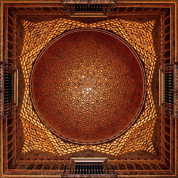 alcazar cúpula dourada - national landmark architectural styles sevilla seville - fotografias e filmes do acervo