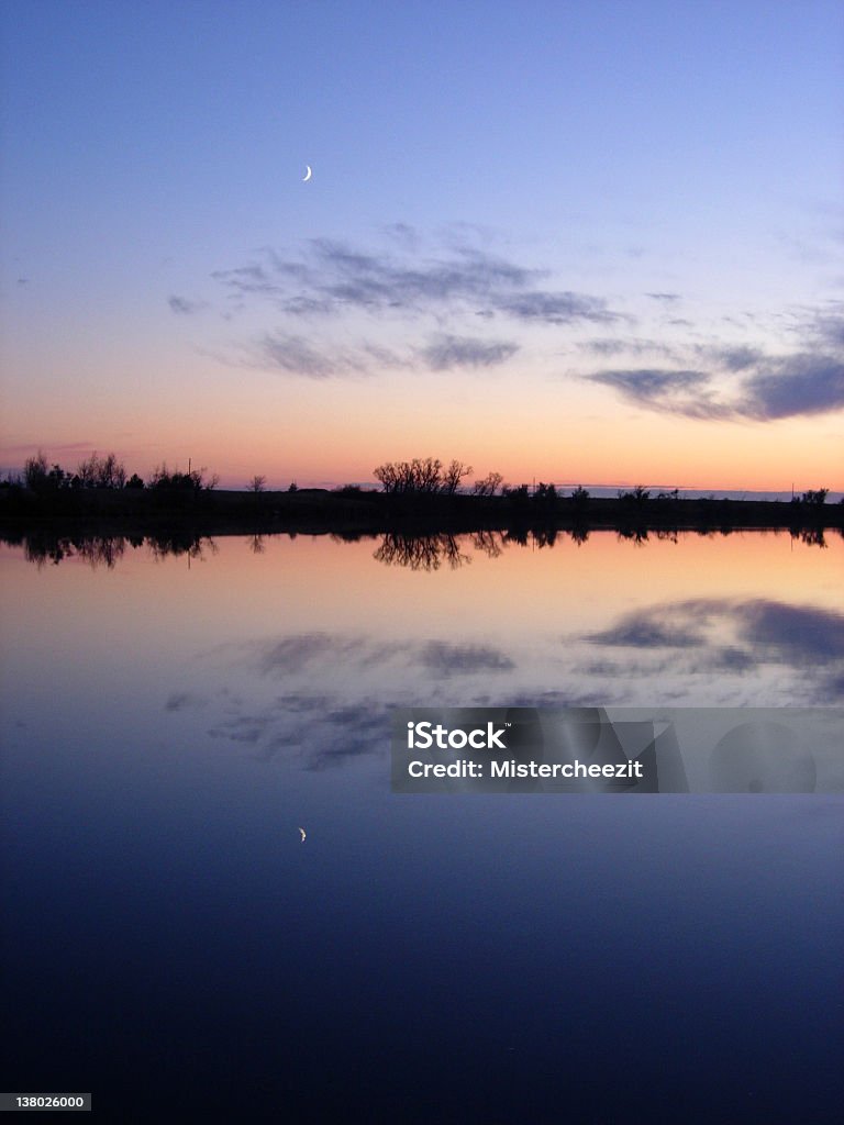 Buenas Noches Luna Foto de stock y más banco de imágenes de Agua - Agua,  Aire libre, Anochecer - iStock