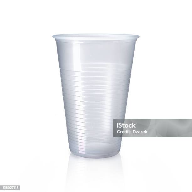 Plástico Taza Aislado En Blanco Foto de stock y más banco de imágenes de Agua - Agua, Agua potable, Bebida