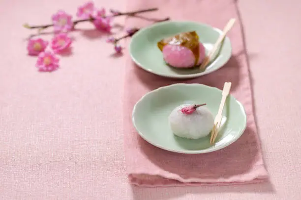 Traditional Japanese sweets, Sakura mochi
