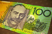 australische-100-dollar-schein.jpg?b=1&s=170x170&k=20&c=Yx3Jm-s9WsPYW87HsW31dGLRSelM-s-ryo0QbTyeFqI=