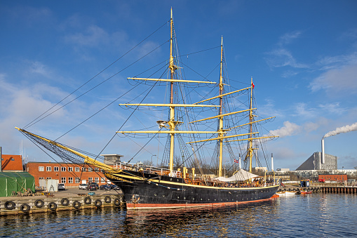 The training ship Georg Stage is built in Denmark in 1934 as a training ship. It is a fully rigged three masted sailing ship with a hull of steal. 63 young people, male and female, gets an education in basic seamanship.