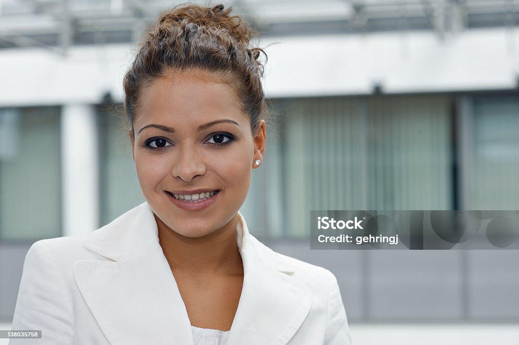 Etnicznych biznesowych kobieta - Zbiór zdjęć royalty-free (Biuro)