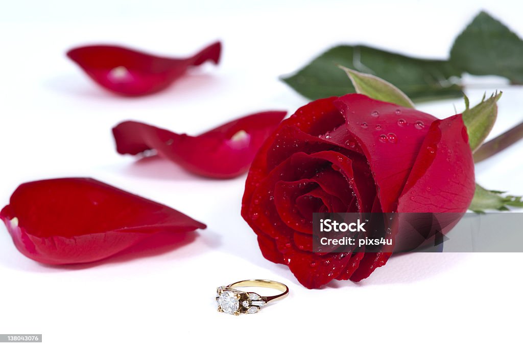 Anel de Diamante e ouro rosa - Foto de stock de Aliança de noivado royalty-free