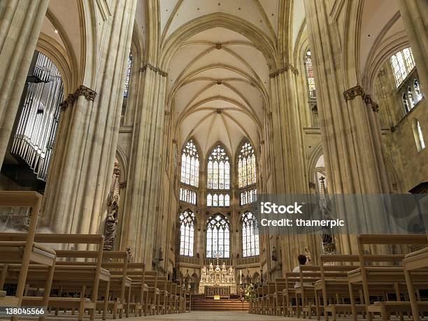 Catedral De Regensburg Interior Central Corredor - Fotografias de stock e mais imagens de Igreja - Igreja, Regensburg, Órgão de Igreja