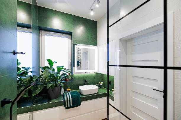 istock Green and white luxury bathroom 1380481659