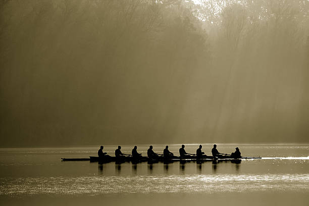 equipe de canoa - oar rowing sport rowing team - fotografias e filmes do acervo