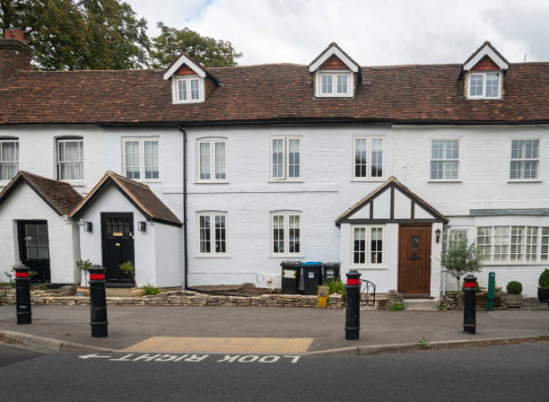 годстоун, суррей, великобритания - surrey southeast england england cottage стоковые фото и изображения