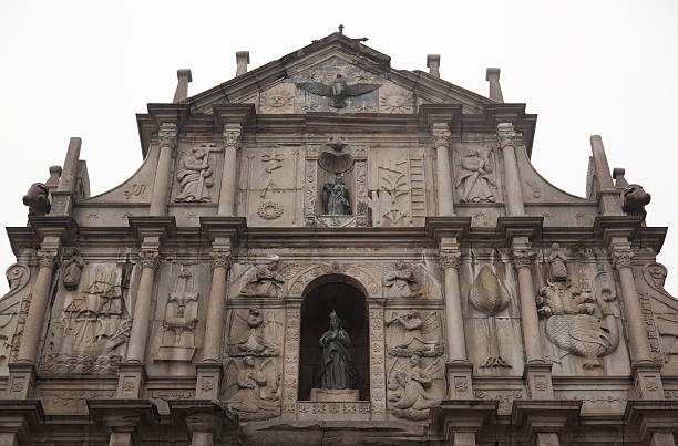 fassade – detailabbildung von st. paul kirche. macau. - unesco world heritage site macao church stone stock-fotos und bilder