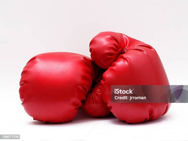 Guantes De Boxeo 2 Foto de stock y más banco de imágenes de Actividades recreativas - Actividades recreativas, Actividades y técnicas de relajación, Agresión