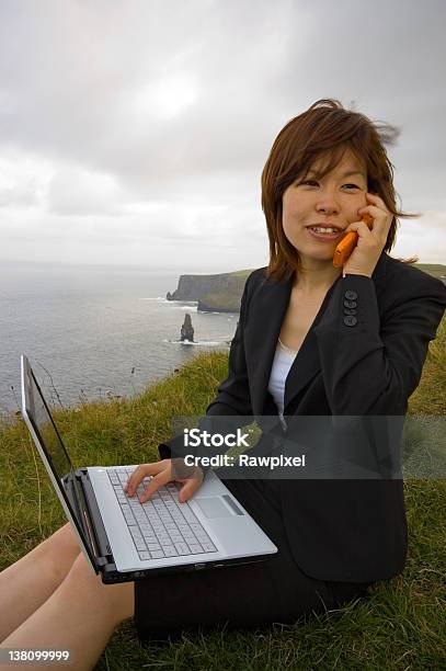 Cliff Bericht 1 Stockfoto und mehr Bilder von Japanischer Abstammung - Japanischer Abstammung, Laptop, Meer