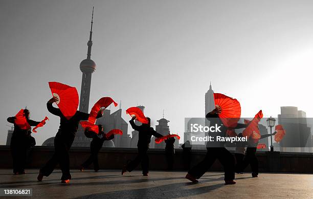 Foto de Da Ásia e mais fotos de stock de Dançar - Dançar, China, Leque